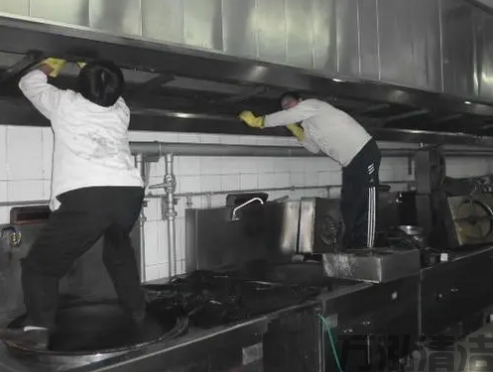 大型油烟机清洗工具推荐:专业设备让清洁更高效